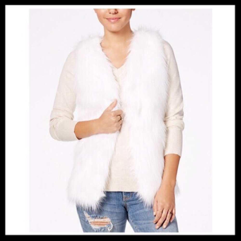 HIPPIE ROSE Faux Fur Ivory Sweater Vest